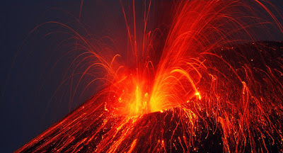 Volcán Krakatoa en las Islas  Java y Sumatra, Indonesia.