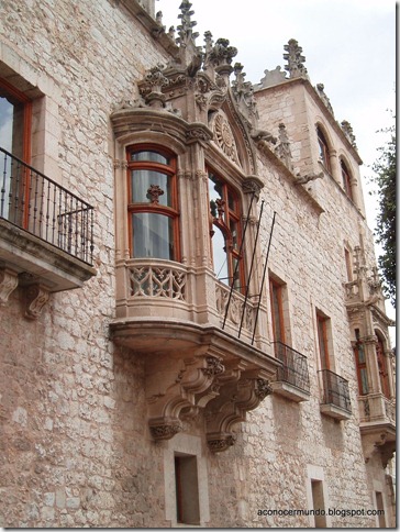 141-Burgos. Casa del Cordón - P7190339