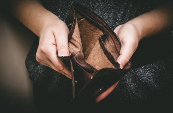 انظر ماذا قالت الست الفقيره عندما وقع منها المال