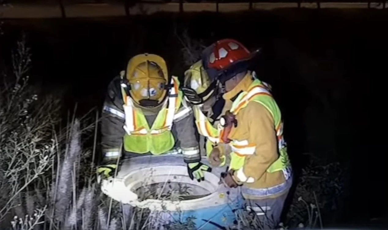 Equipe de bombeiros tenta resgatar mulher ‘fantasma’ desaparecida no fundo do poço.