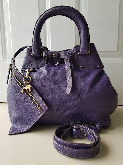 tas selempang wanita branded prada tessuto chain sling bag jojobag wishopp second original tory burch fleming convertible braun buffel alma sling bag new with tag clutch wanita wristlet bally purple