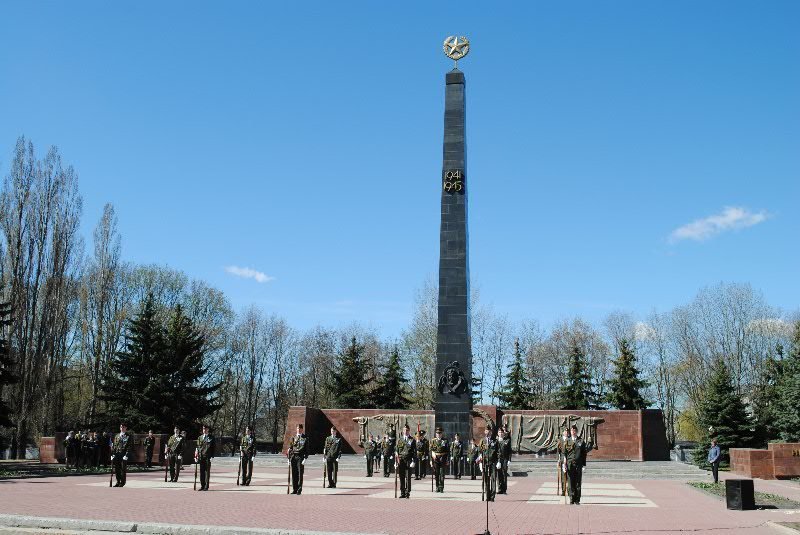 Город памяти павших. Мемориальный комплекс памяти павших Курск. Мемориал памяти Курск. Мемориальные комплексы ВОВ Курск.