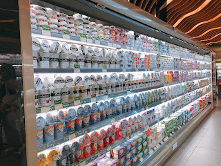 香港のスーパーマーケットのヨーグルト