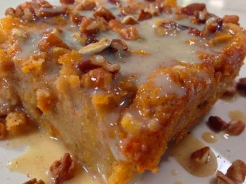 Old-Fashioned bread pudding with vanilla sauce