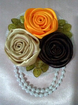 flower brooch rose and lace