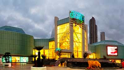 http://terberita.blogspot.com/2014/12/mall-terbesar-di-dunia-saat-ini.html
