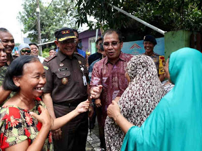 Danny Pomanto Kunjungi Korban Banjir di Kota Makassar