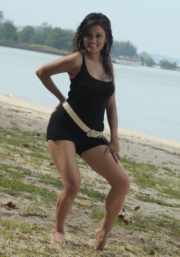 archana gupta latest hot exposing stills tamil movie maasi