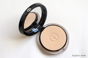 Giorgio Armani Luminous Silk Powder Foundation in shade 4 Giorgio Armani Luminous Silk Powder Foundation in shade 4