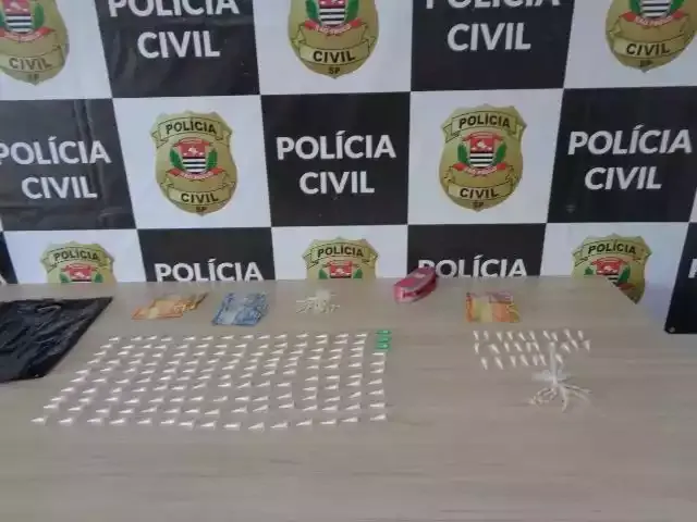 Polícia Civil prende dupla com drogas no Vale do Ribeira