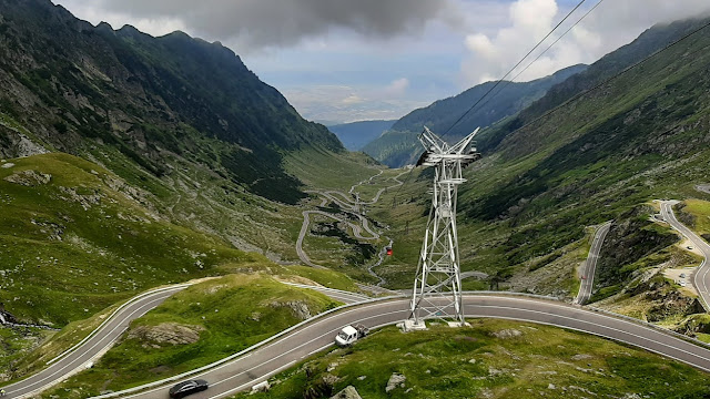 RUMUNIA SAMOCHODEM. TRASA TRANSFOGARSKA- CZEGO SIĘ SPODZIEWAĆ? - Czytaj dalej »