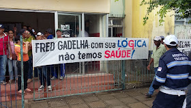 http://www.blogdofelipeandrade.com.br/2015/10/servidores-realizaram-protesto-na.html