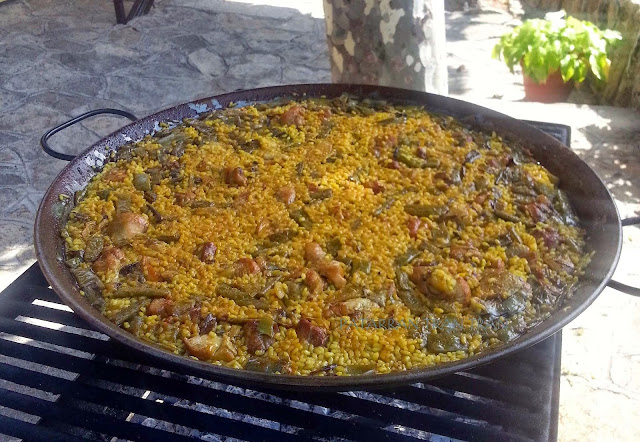 Paella Valenciana de Leña