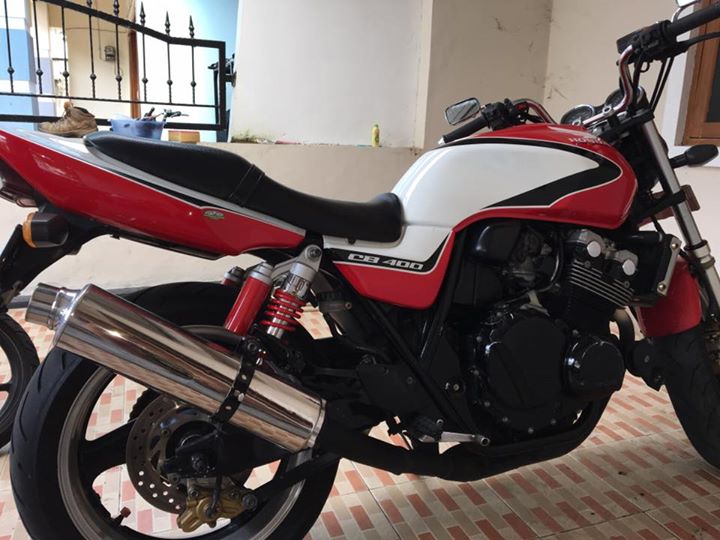 BUKALAPAK MOGE  BEKAS  Dijual Honda CB400 Vtech 1 th 2001 