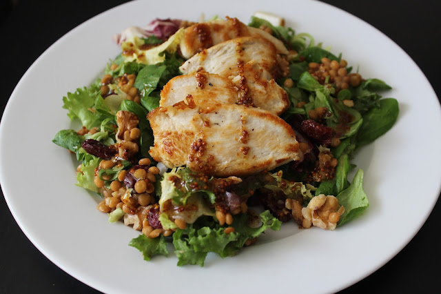 Receta de Ensalada de pollo, lentejas y arándanos rojos deshidratados