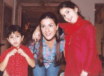 amrita singh with her childrens