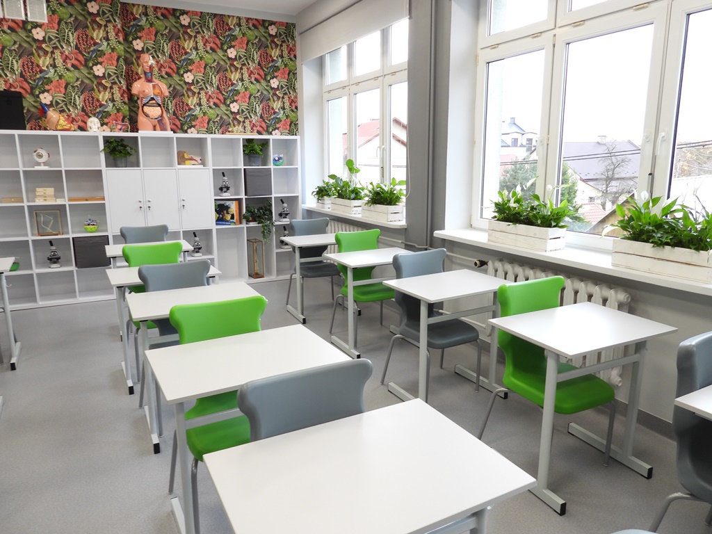Uczniowie szkoły nr 2 w Kolbuszowej mogą już korzystać z ekopracowni - zdjęcie nr 3. 