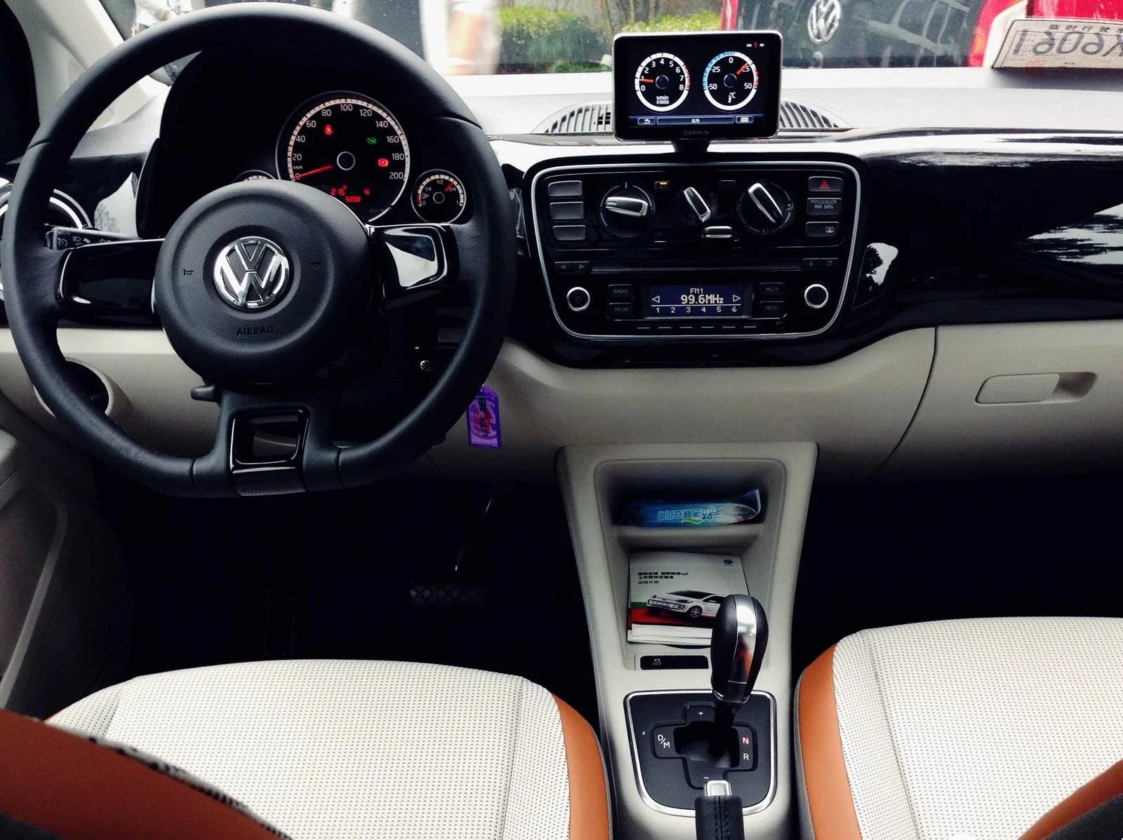 Volkswagen up! - China - interior