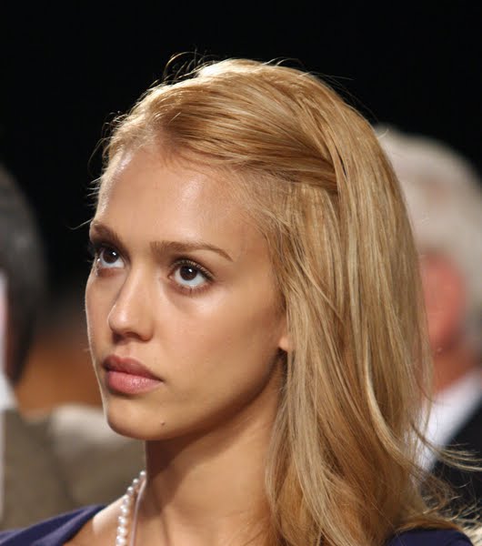 jessica alba hair highlights. Jessica Alba Hair 2009, 2010