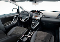 2010 Toyota Verso MPV 