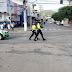 Guarda Municipal fica ferido ao colidir moto com ambulância do Samu no centro de Jacobina 