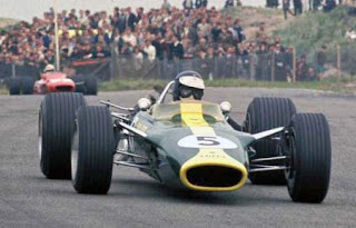 4 de Junio, 1967 /DEBUTABA EN LA F1 EL MOTOR FORD COSWORTH