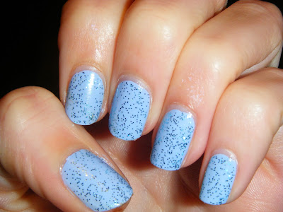 33DC-blue-nail-polish
