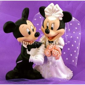 mickey mouse wedding on wedding cake