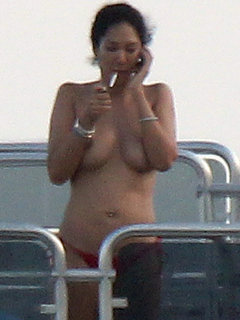 Kimora Lee Simmons Topless Candid Photos On A Yacht In St.Tropez.