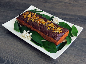 Bizcocho de ricotta con naranja confitada y chocolate - Ricotta cake with candied orange and chocolate