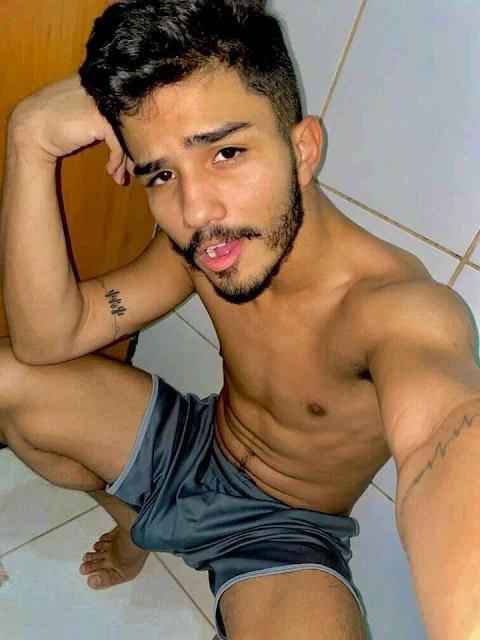 Men in Shorts without wearing Underwear - Penis Outline - Hard Dick