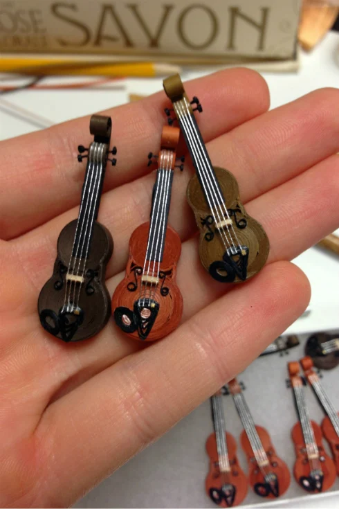 Minature quilled violins