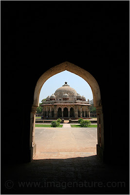 Indian shapes: through the arch