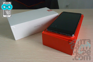 OnePlus X - Kotak kemasan saat dibuka