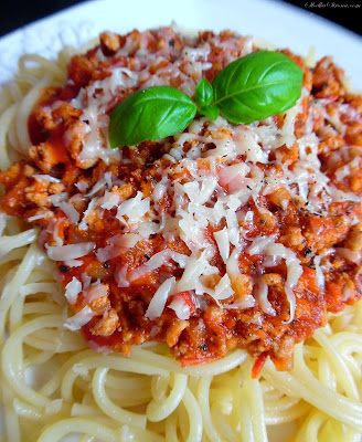 Przepis na spaghetti z mięsem mielonym i pomidorami