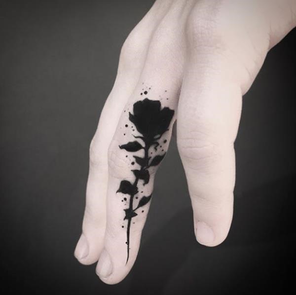 este_pesado_blackwork_rosa