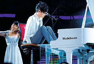 China's Got Talent Winner - Liu Wei, Liu+_Wei-China_Got_Talent_Winner-2010