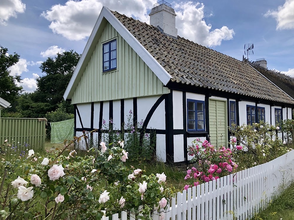 Knäbäckshusen, Österlens första fritidsby
