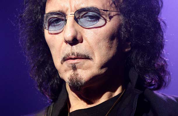 Black Sabbath guitarist Tony Iommi is to undergo treatment for cancer after