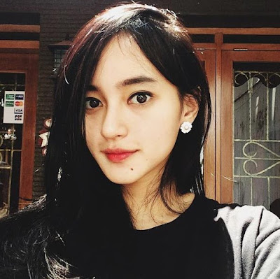 gaya foto selfie kekinian terbaru