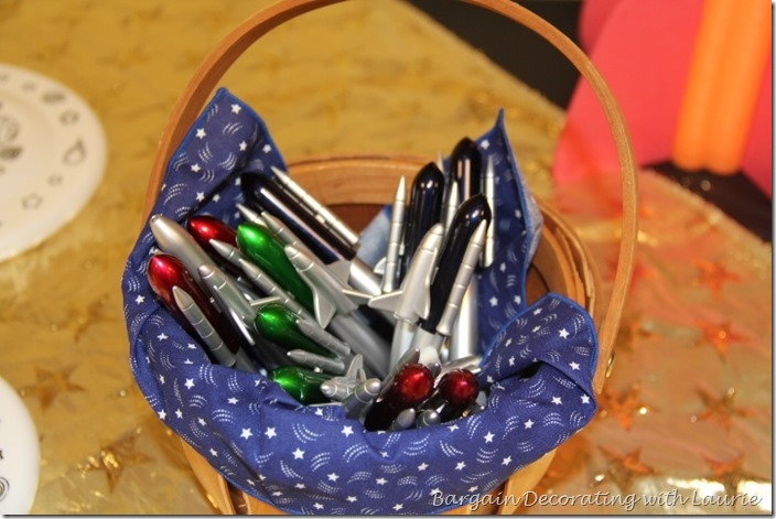 Outer Space Party-Bargain Decorating with Laurie