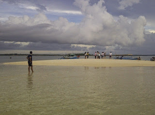 Pulau Pasir setelah terbentuk saat air laut surut