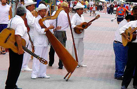 Marginan a músicos en Playa del Carmen, denuncian afectados