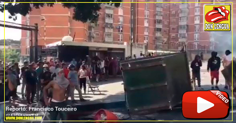 Vecinos de Los Mecedores y Puerta Caracas calientan las calles con fuertes protestas