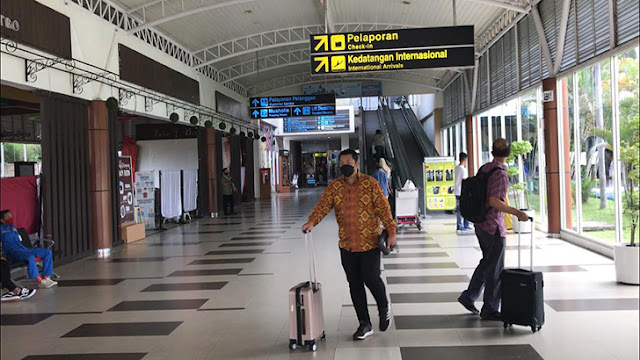 Warga Riau Kesal Penumpang Pesawat Masuk Pekanbaru Tak Diswab: Ih Takuut