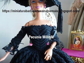 Vestido de Época em Crochê Para Boneca Barbie - Sra. Inglesa do Séc. XVIII Por Pecunia MillioM blusa