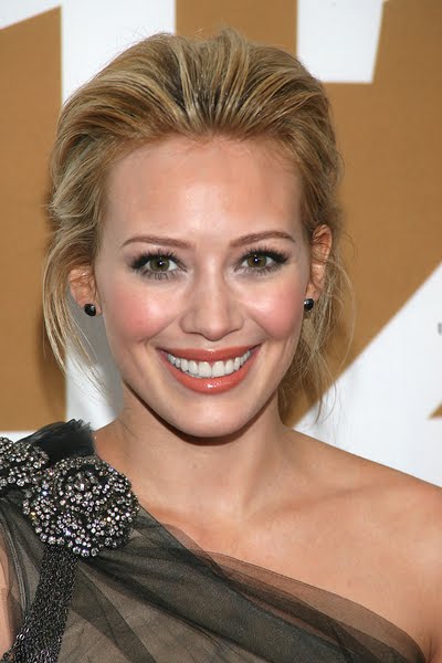 hilary duff hairstyles 2010. Hilary Duff has many different