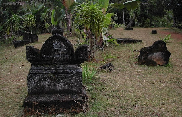 Кладбище пиратов прошлого на Амбодифототре (остров Святой Марии), Мадагаскар