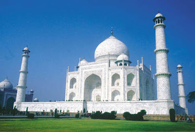 Taj Mahal in white - photoforu.blogspot.com