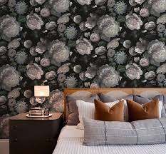 Incorporating Wallpaper into a Modern, Minimalist Space: A Guide to Stylish and Subtle Design